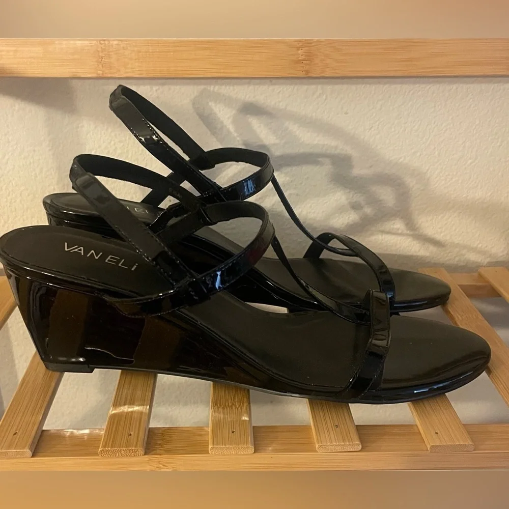 NEW…VANELi Mohan T-Strap Wedge Sandals